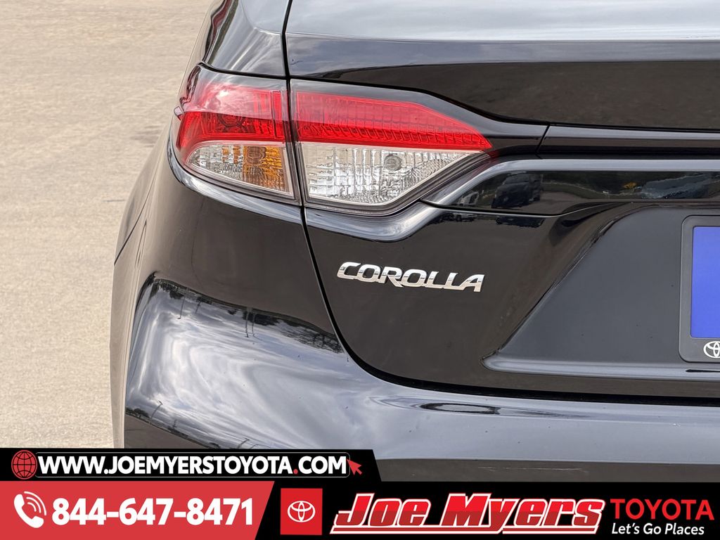 Used 2025 Midnight Black Metallic Toyota LE image 10