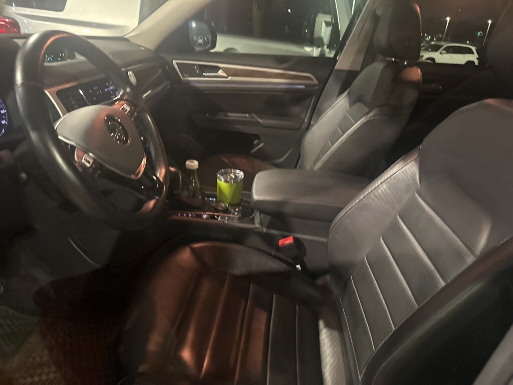 2018 Volkswagen Atlas SEL Premium photo 2