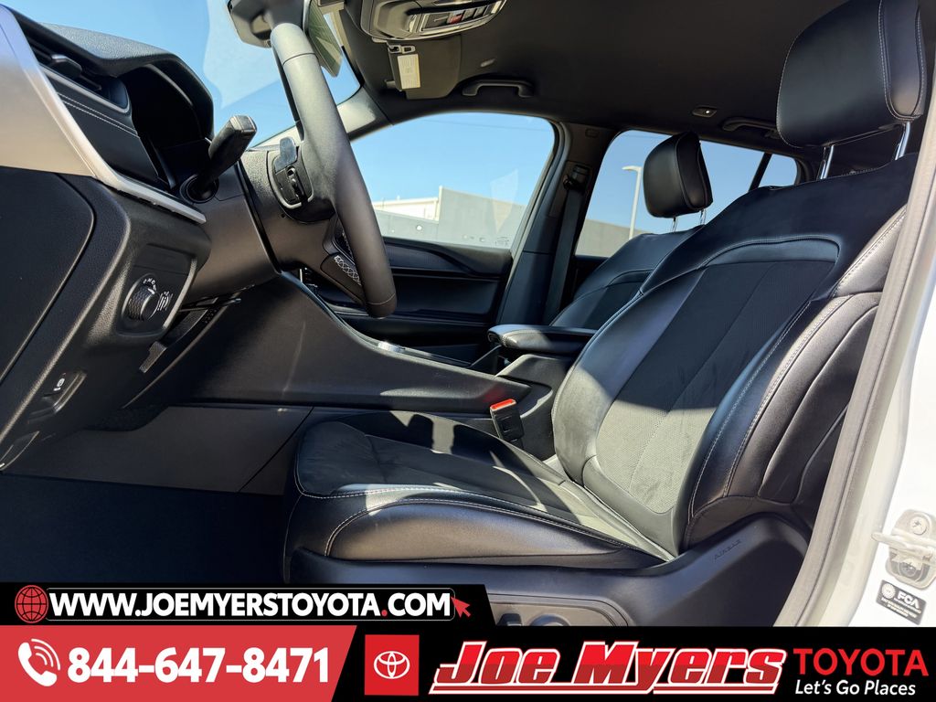 Used 2025 Bright White Clearcoat Jeep Altitude image 27