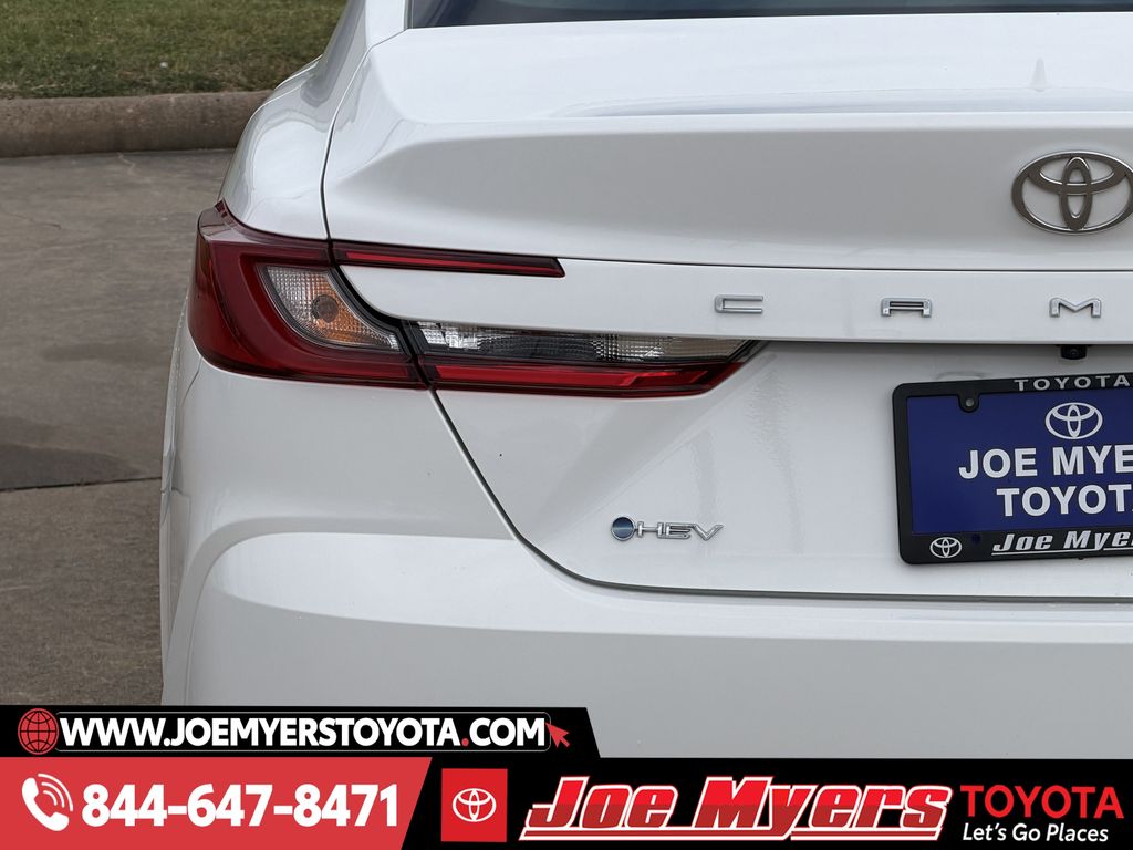 Used 2025 White Toyota LE image 10