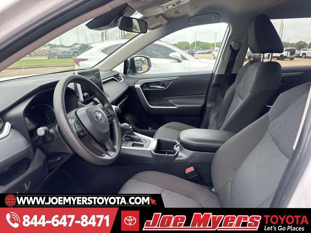 Used 2025 White Toyota XLE image 2