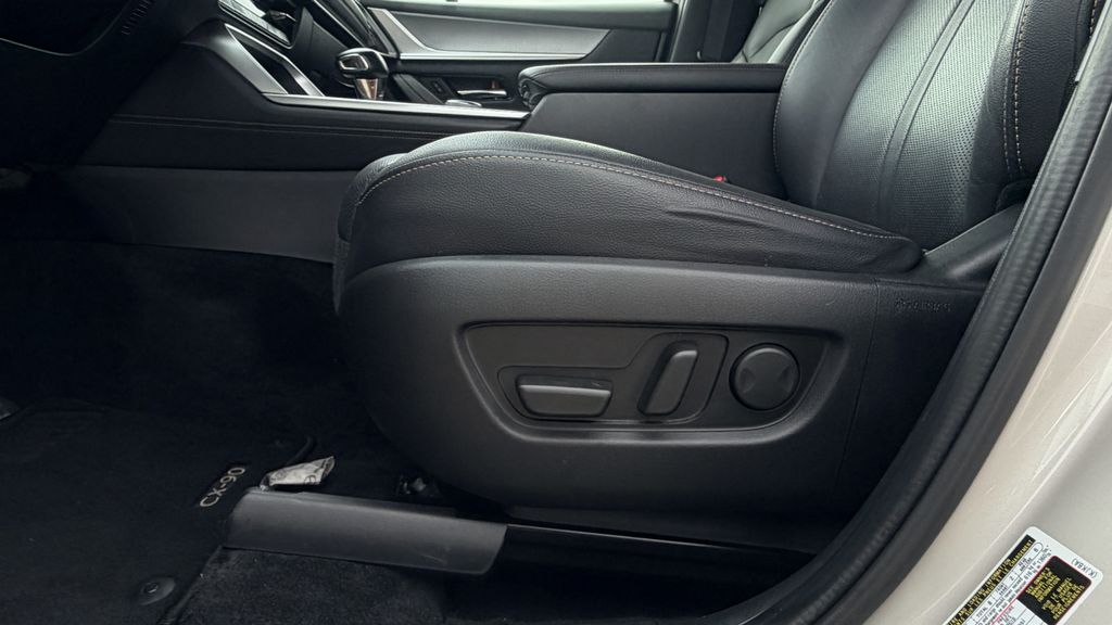 2025 Mazda CX-90 Preferred Package - Photo 29