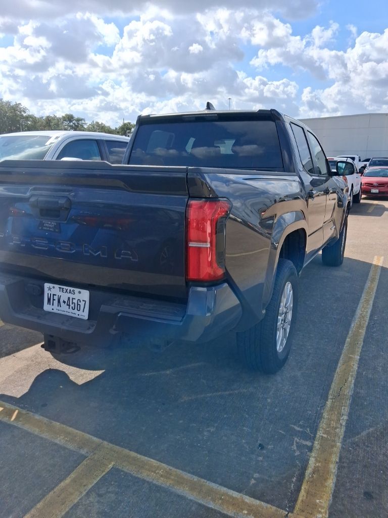Used 2025 Underground Toyota SR5 image 3
