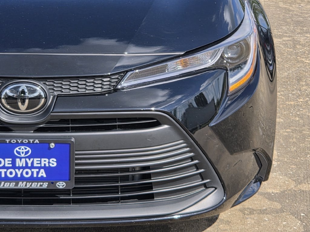 Used 2026 Midnight Black Metallic Toyota LE image 4