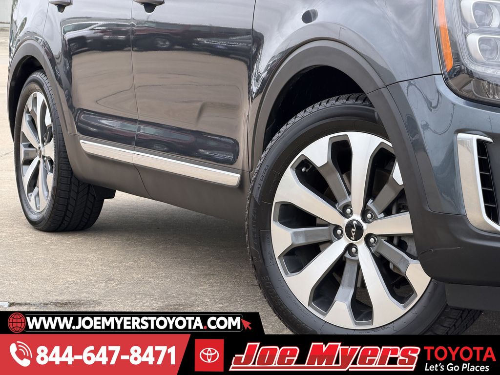 Used 2022 Gravity Gray Kia EX image 11