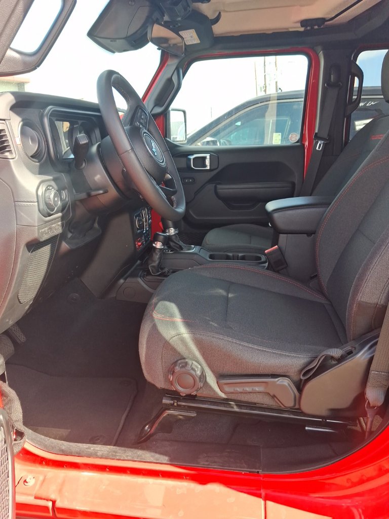 Used 2025 Firecracker Red Clearcoat Jeep Rubicon image 5