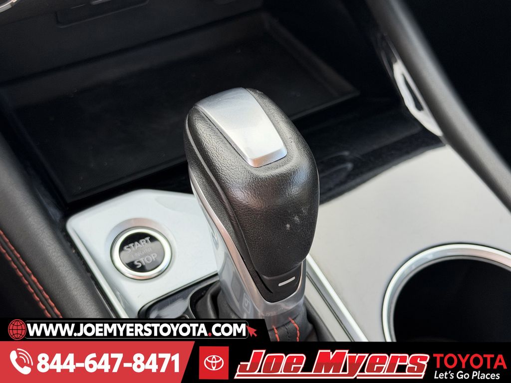 Used 2025 Super Black Clearcoat Nissan 2.5 SR image 21