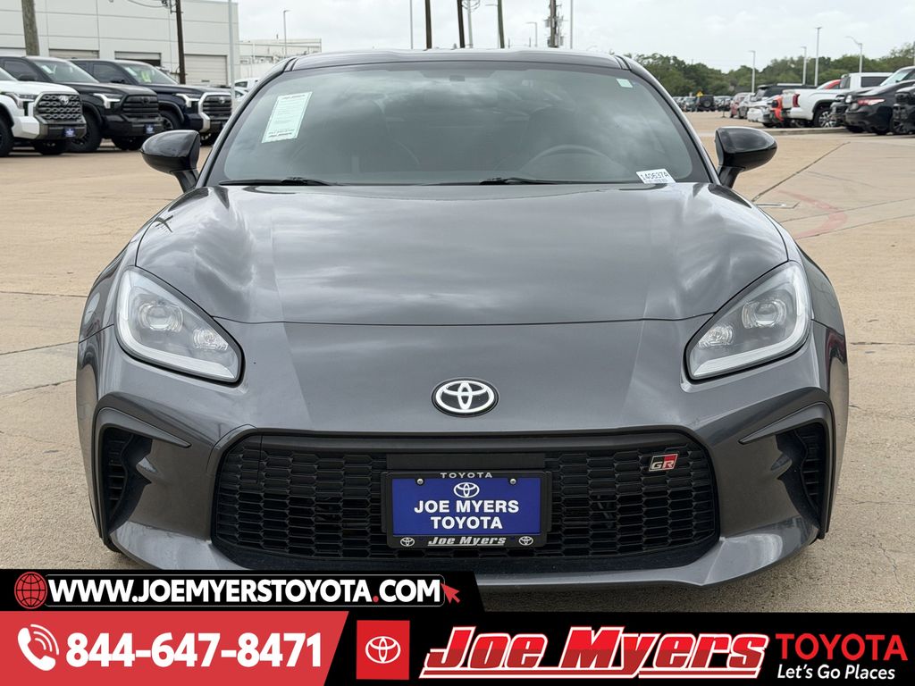 Used 2022 Pavement Toyota Premium image 3