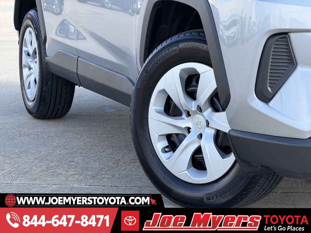 Used 2025 Silver Sky Metallic Toyota LE image 12