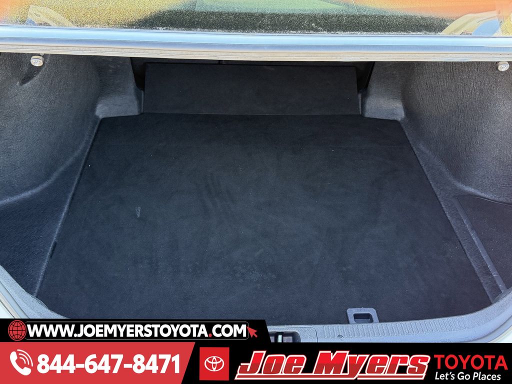 Used 2025 Ice Cap Toyota LE image 29