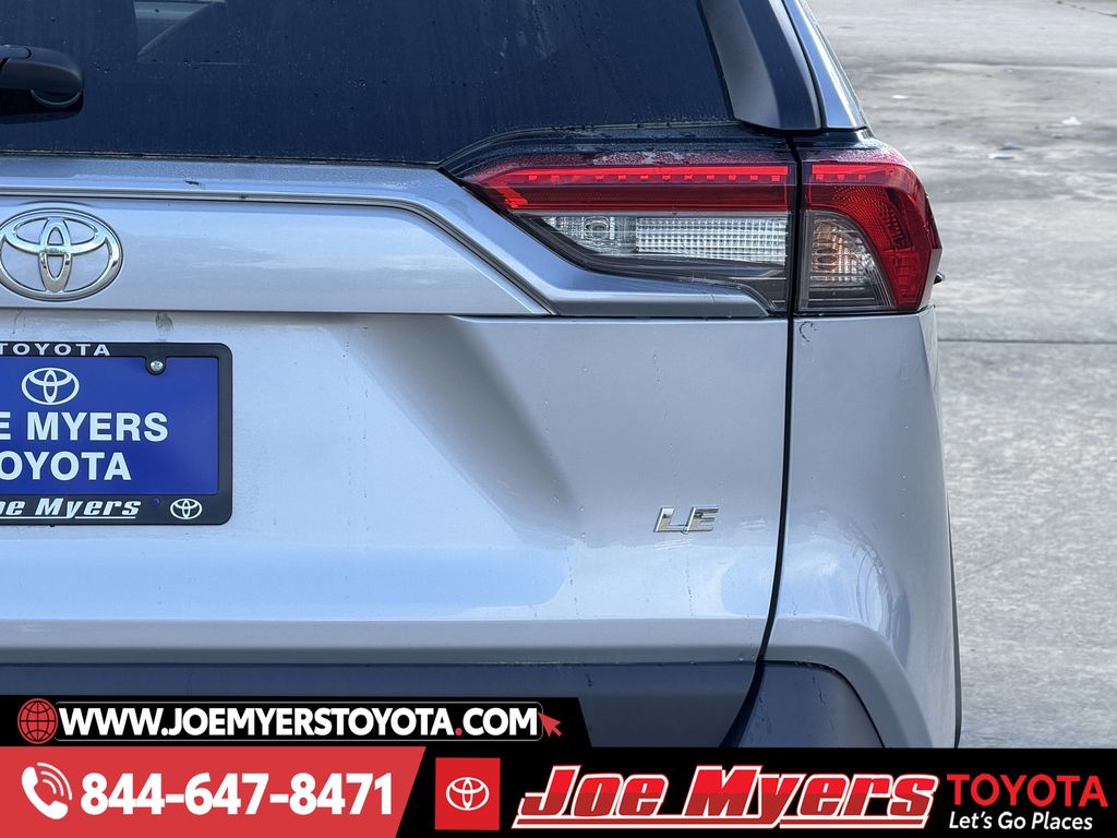 Used 2025 Silver Sky Metallic Toyota LE image 9