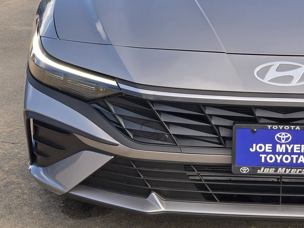 Used 2026 Fluid Metal Hyundai SEL Sport image 5
