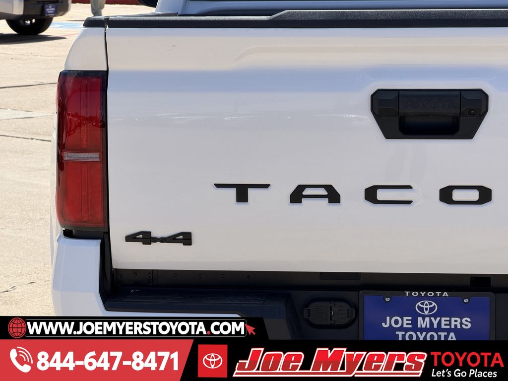 New 2026 Ice Cap Toyota SR5 image 10