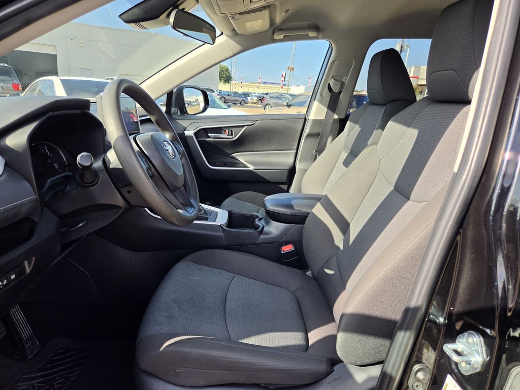 Used 2025 Midnight Black Metallic Toyota XLE image 27