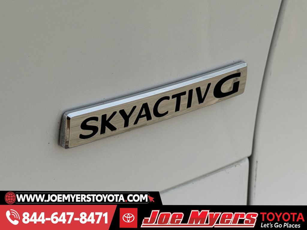 Used 2025 Snowflake White Pearl Mica Mazda 2.5 S Preferred Package image 11