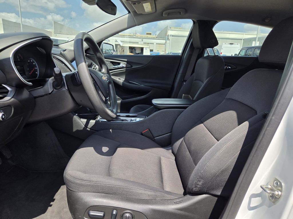 Used 2025 Summit White Chevrolet LT image 26