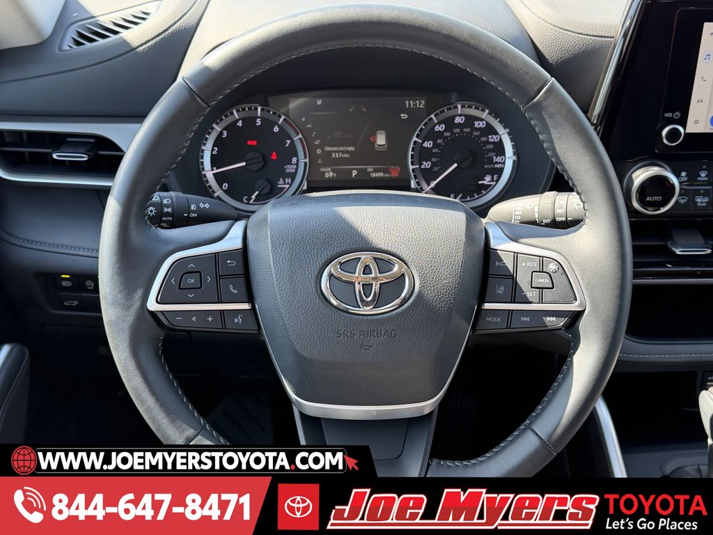 Used 2025 Magnetic Gray Metallic Toyota LE image 15