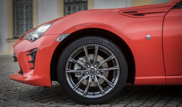 860 Special Edition wheels