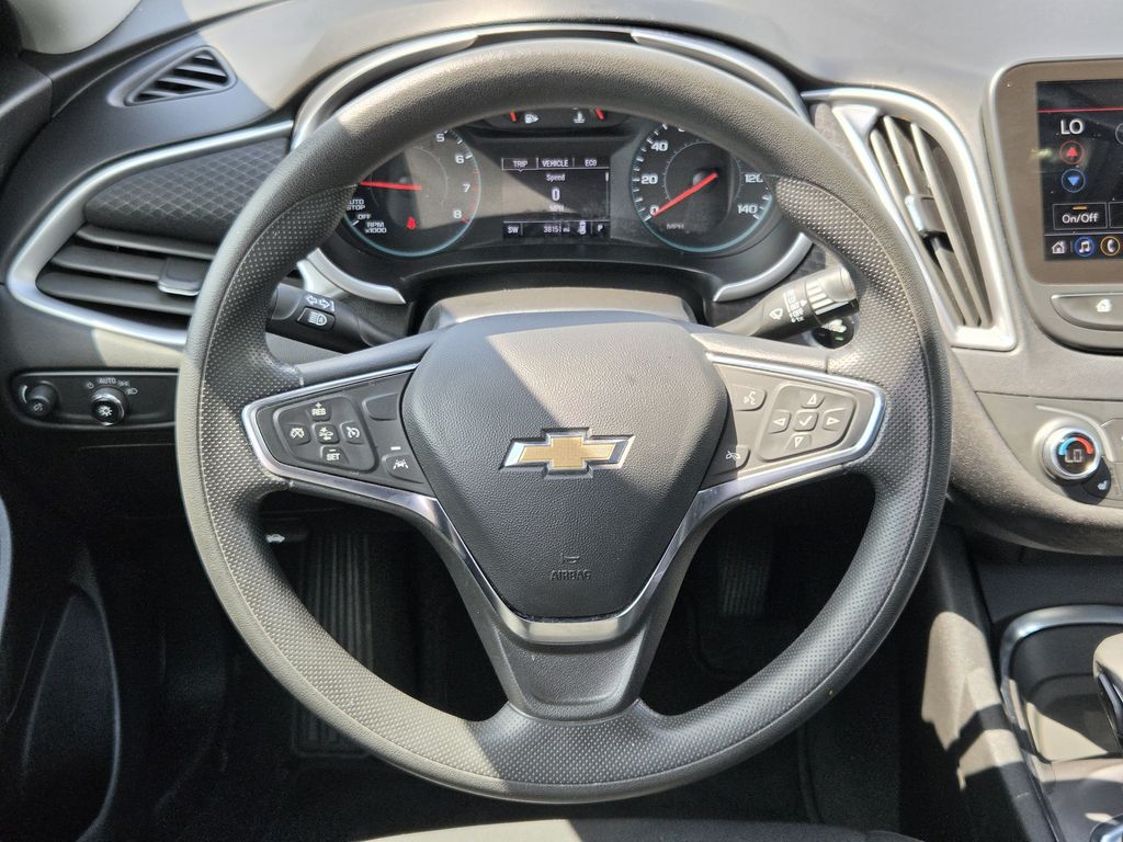 Used 2025 Summit White Chevrolet LT image 14