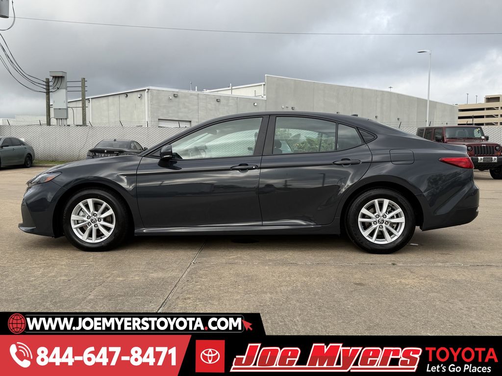 Used 2025 Underground Toyota LE image 6