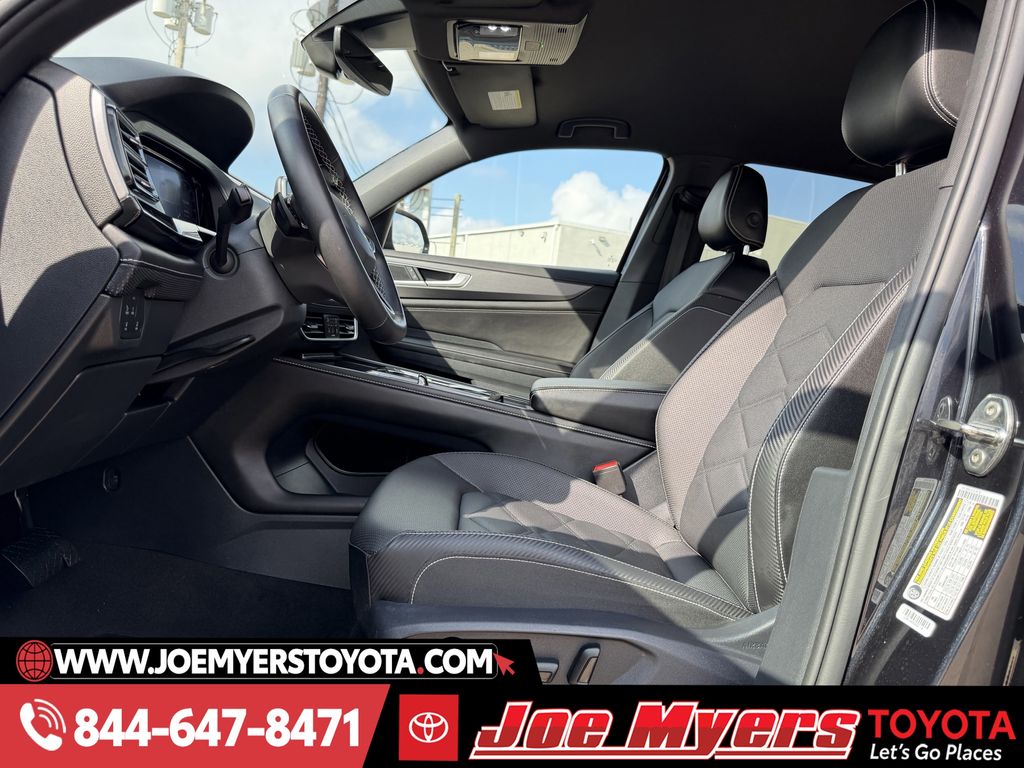 Used 2025 Deep Black Pearl Volkswagen 2.0T SE w/Technology image 27