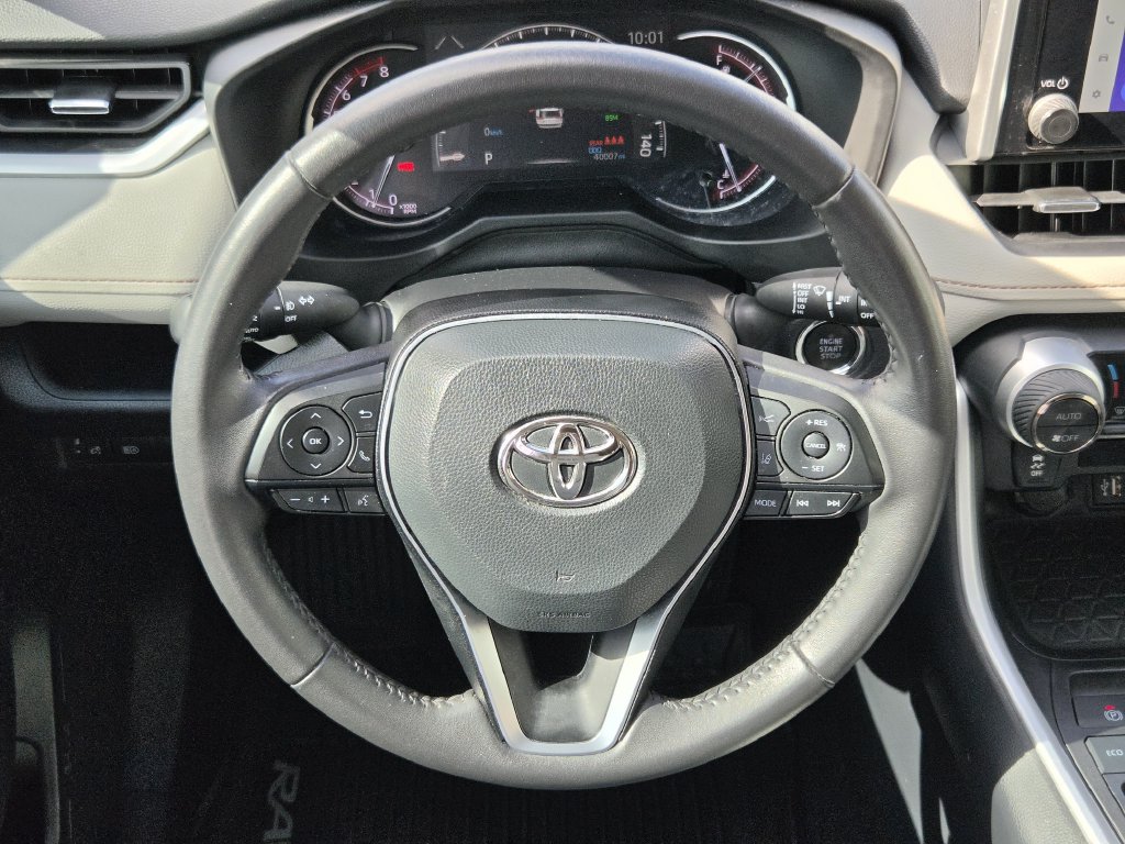 Used 2024 Silver Sky Metallic Toyota XLE Premium image 15