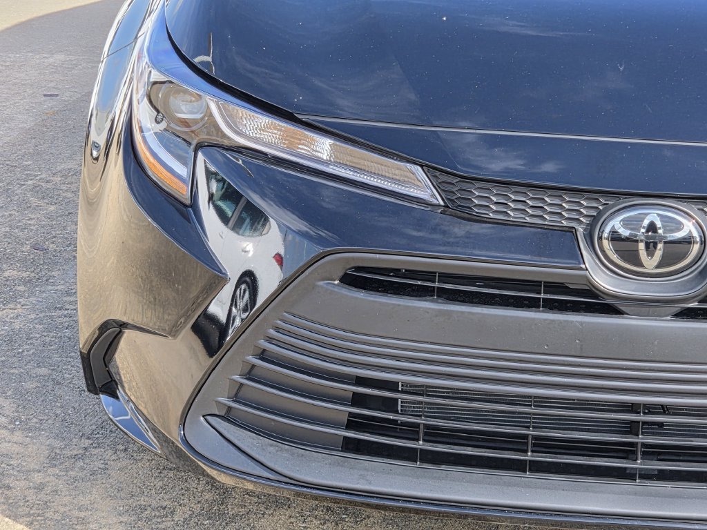 Used 2026 Midnight Black Metallic Toyota LE image 5