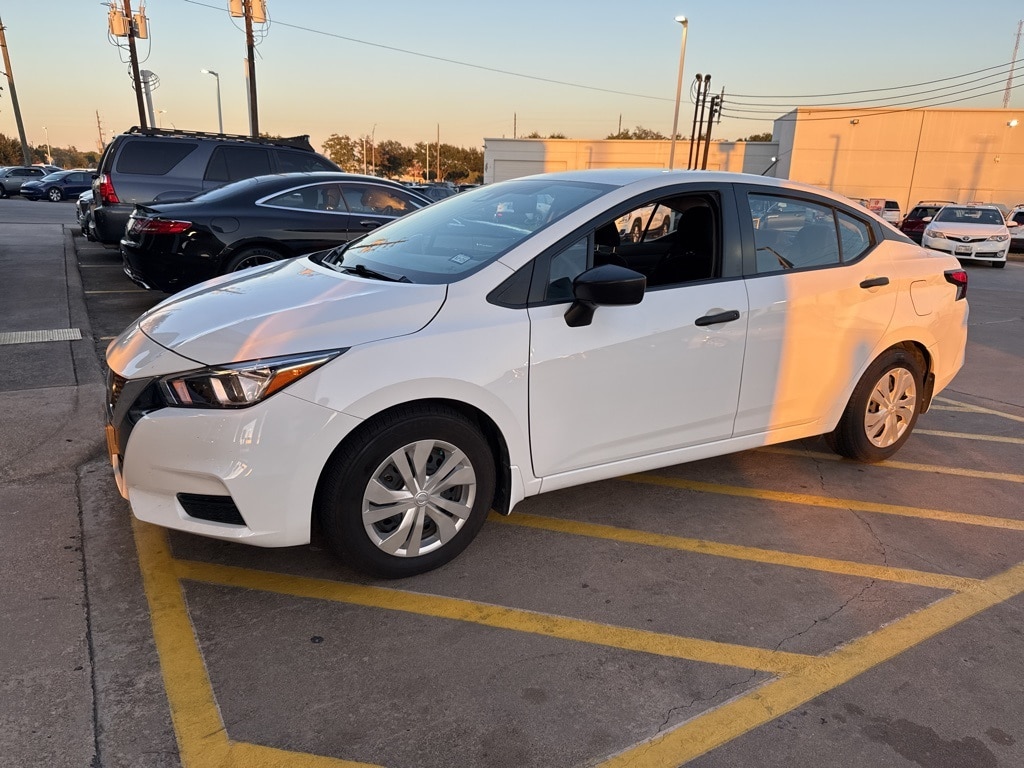 2022 Nissan Versa Sedan S