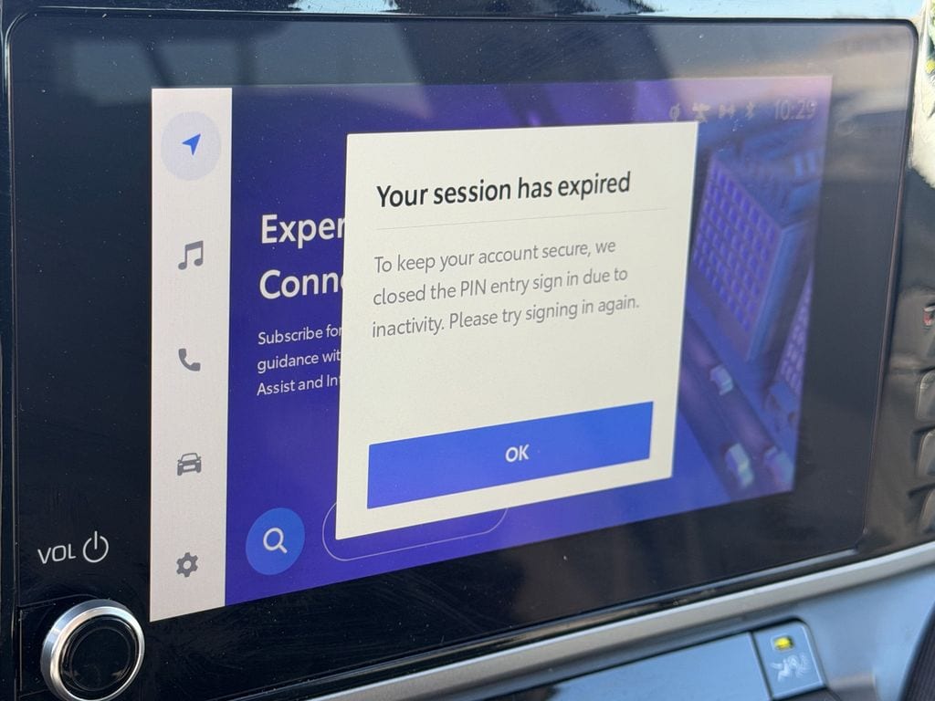 2025 Toyota Camry LE - Photo 18
