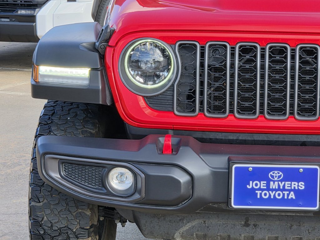 Used 2025 Firecracker Red Clearcoat Jeep Rubicon image 5