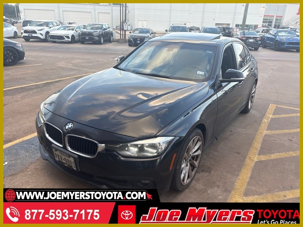 2017 BMW 3 Series 320i Sedan's photo