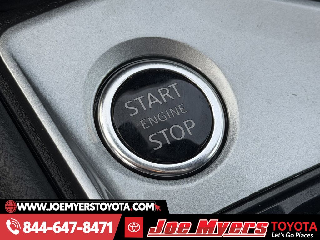 Used 2025 Gun Metallic Nissan 2.5 SV image 21