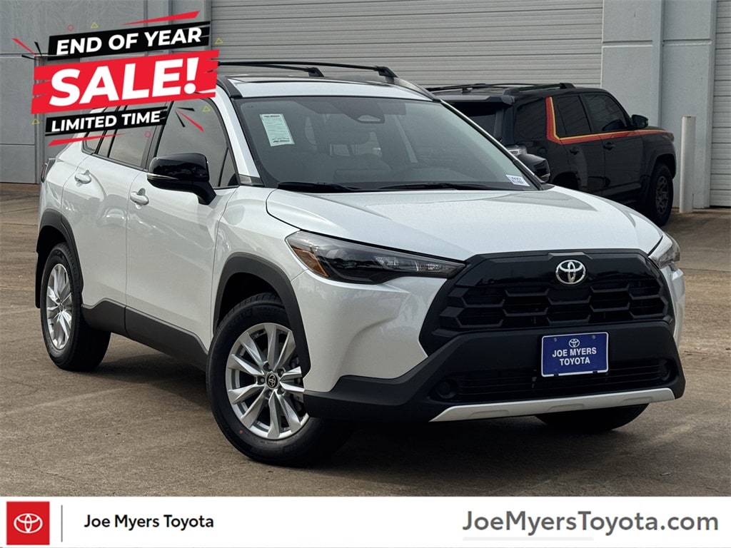 2026 Toyota Corolla Cross LE's photo