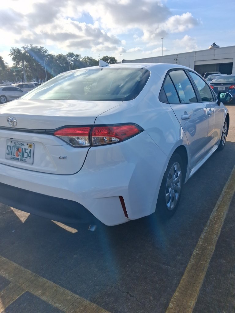 Used 2025 Ice Toyota LE image 3