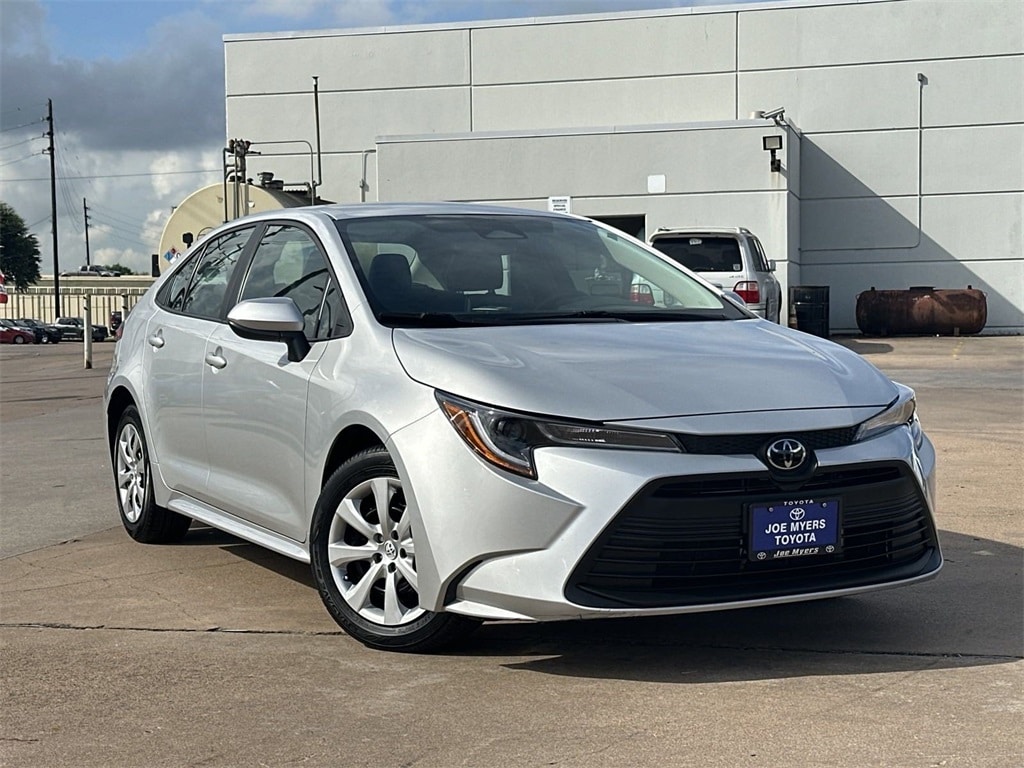 Used 2024 Toyota Corolla LE with VIN 5YFB4MDEXRP082087 for sale in Houston, TX