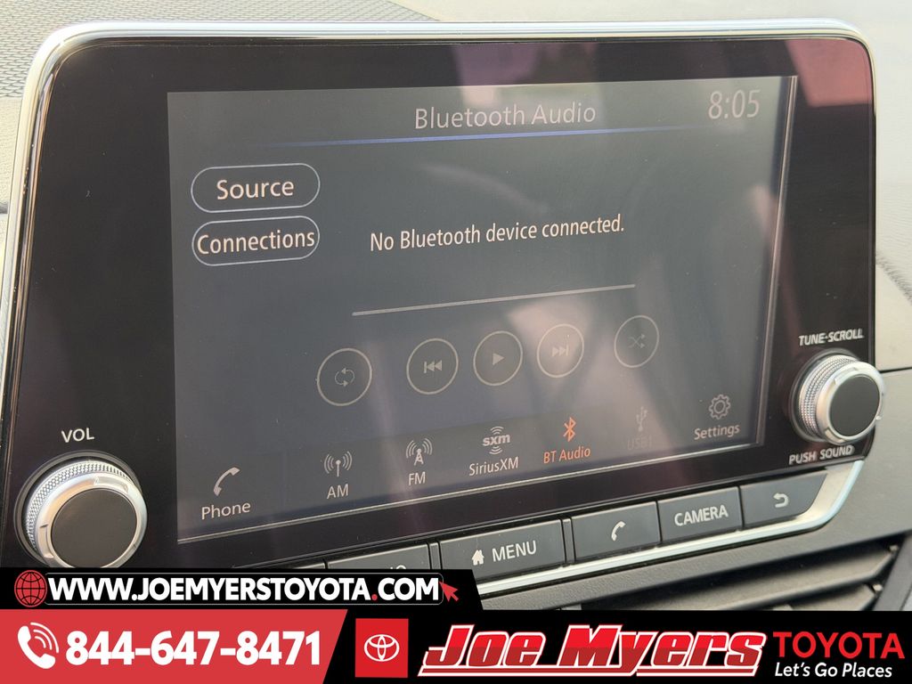 Used 2025 Super Black Clearcoat Nissan 2.5 SR image 18