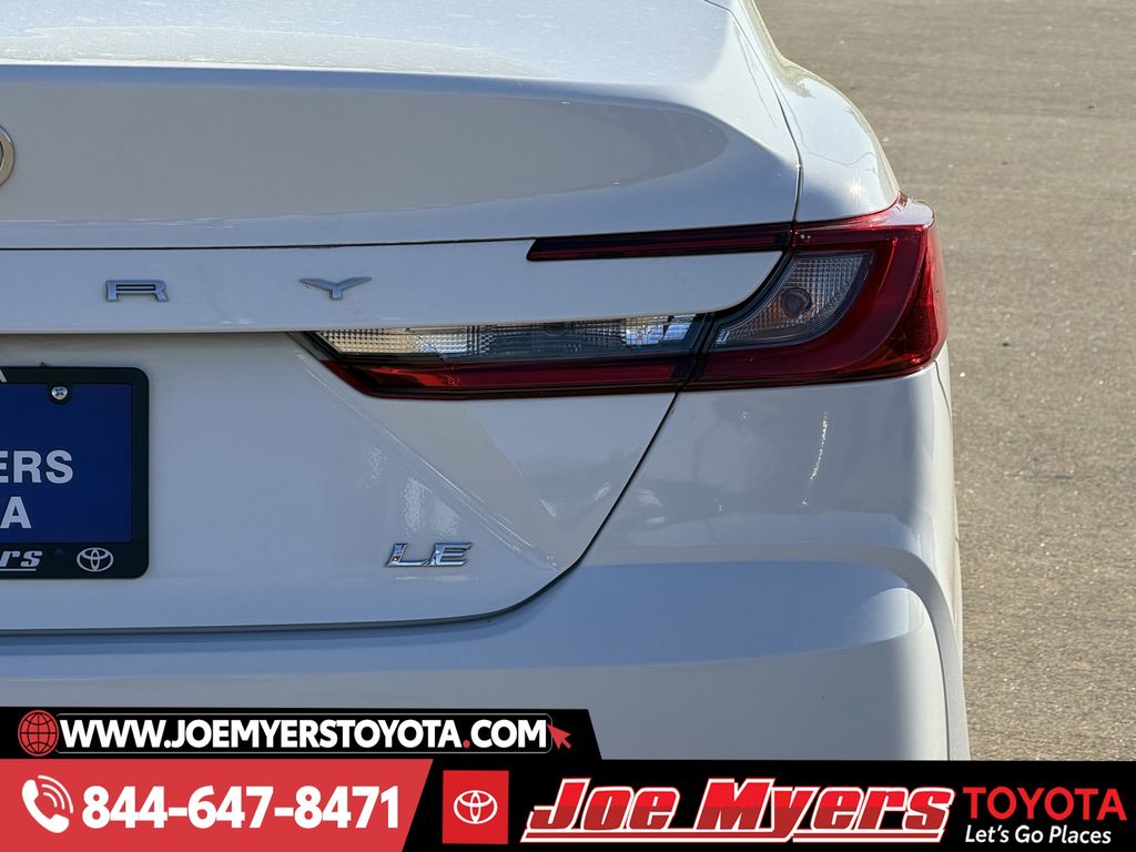 Used 2025 Ice Cap Toyota LE image 9
