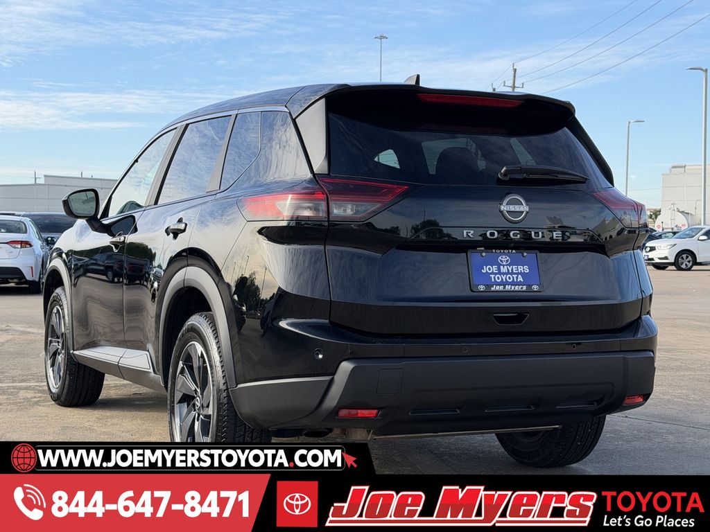 Used 2025 Super Black Nissan SV image 7