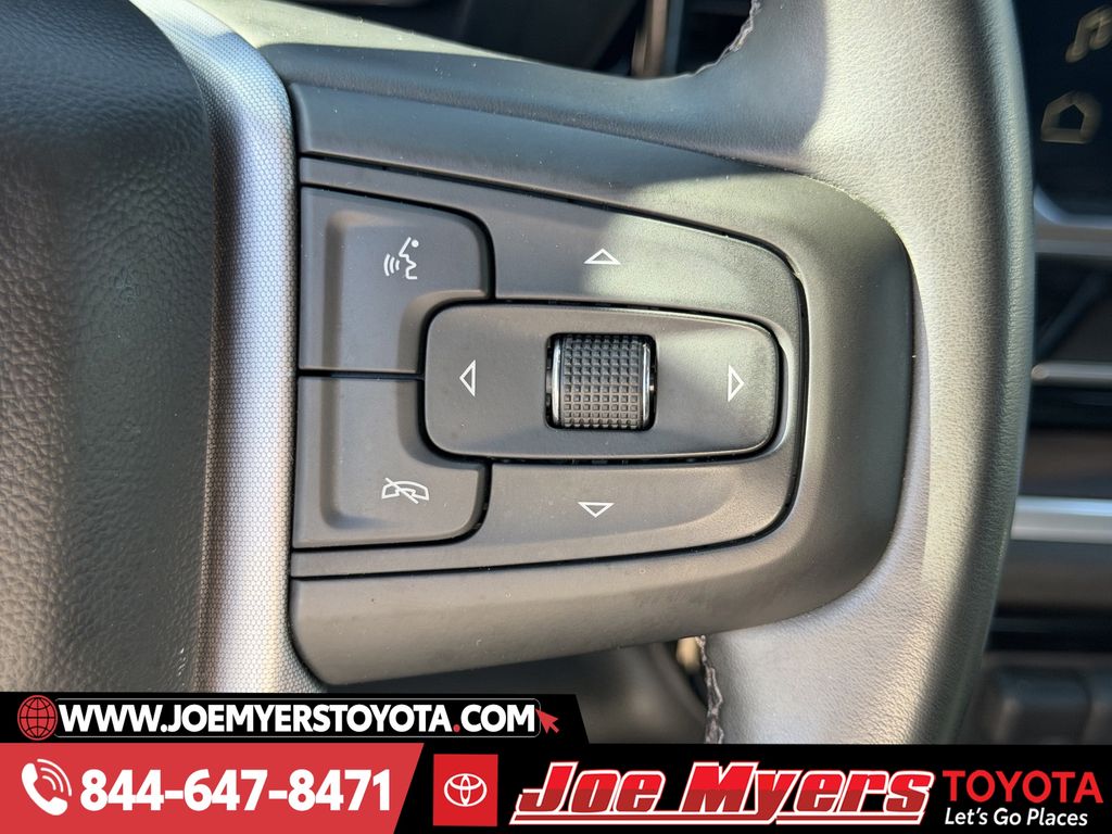 Used 2025 Summit White GMC SLT image 23