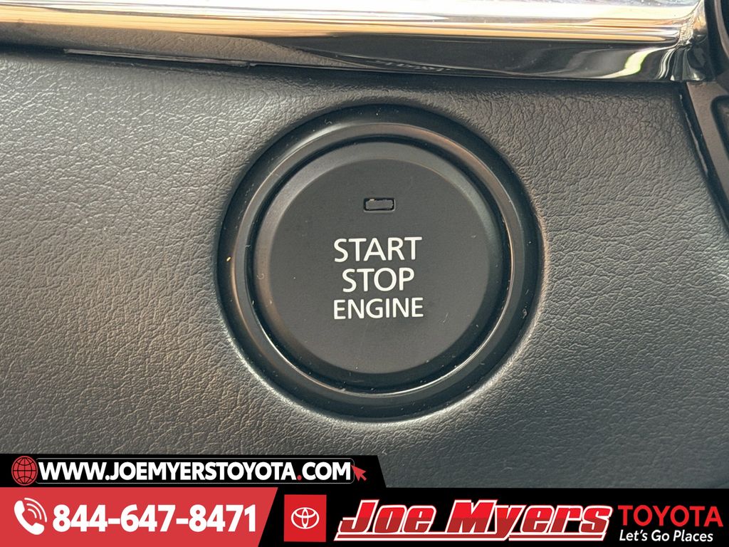 Used 2025 Snowflake White Pearl Mica Mazda 2.5 S Preferred Package image 22