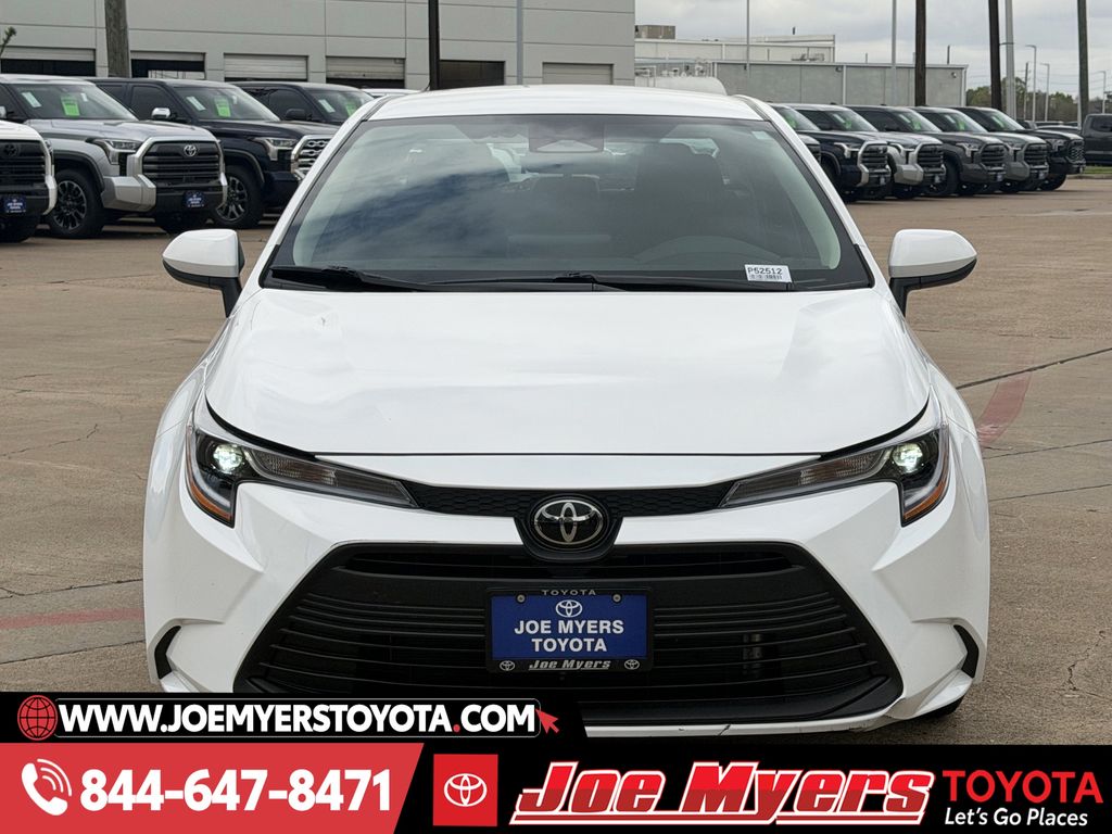 Used 2025 Ice Cap Toyota LE image 3