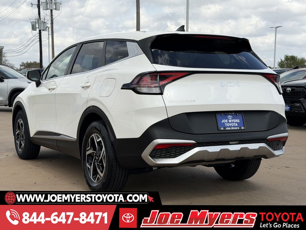 Used 2025 Snow White Pearl Kia LX image 7