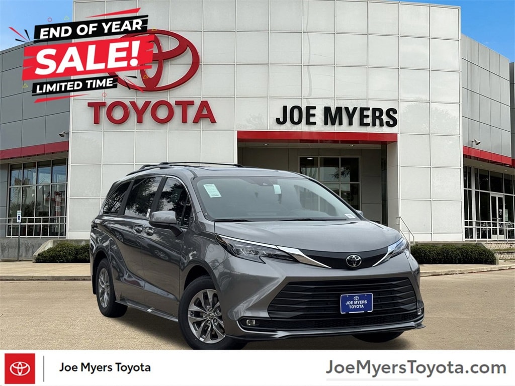 2026 Toyota Sienna XLE's photo