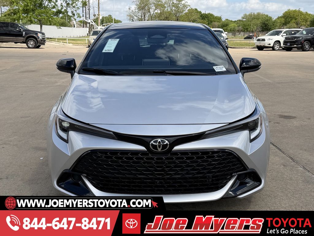 Used 2025 Classic Silver Metallic Midnight Black Metallic Toyota SE image 3
