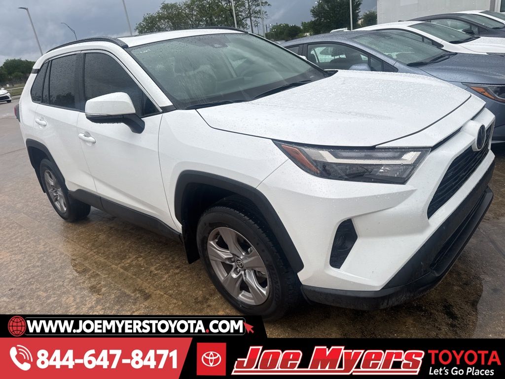 Certified Used 2025 Ice Cap Toyota XLE image 6