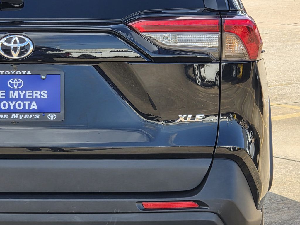 Used 2025 Midnight Black Metallic Toyota XLE image 9