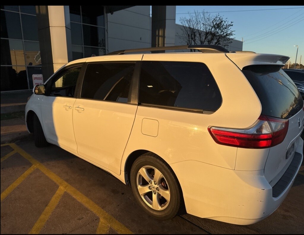 Used 2016 Toyota Sienna L Minivan/Van