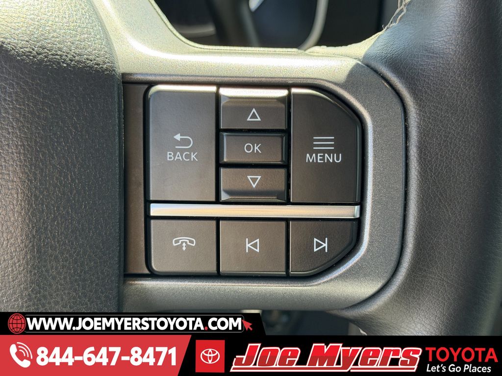 Used 2023 Oxford White Ford XLT image 23