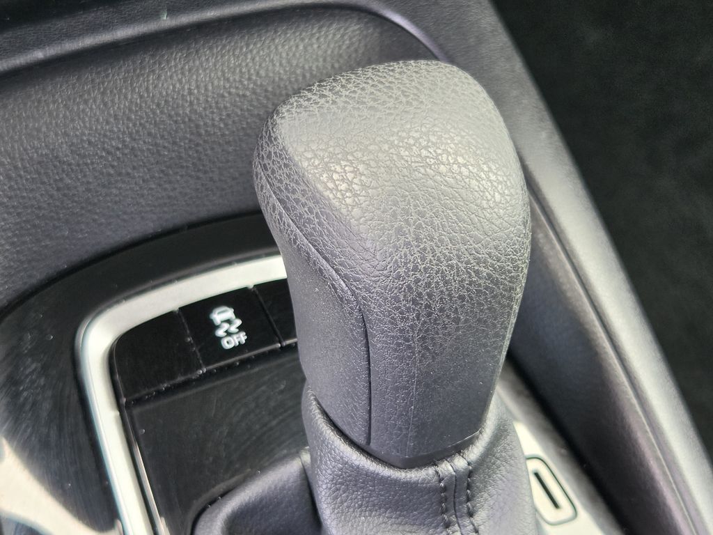 Used 2026 Ice Toyota LE image 21