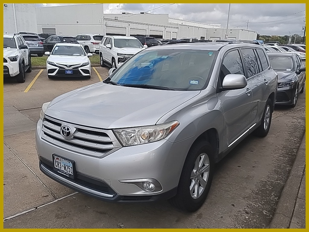 Used 2011 Toyota Highlander SE SUV